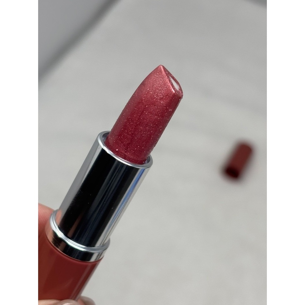 Clinique Dramatically Different Lipstick Shaping Lip - 44 Raspberry Glace - Picture 5 of 6